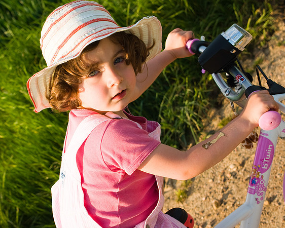 Justine, à bicyclette