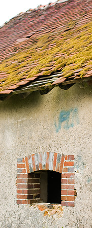 La p'tite grange bien délabrée